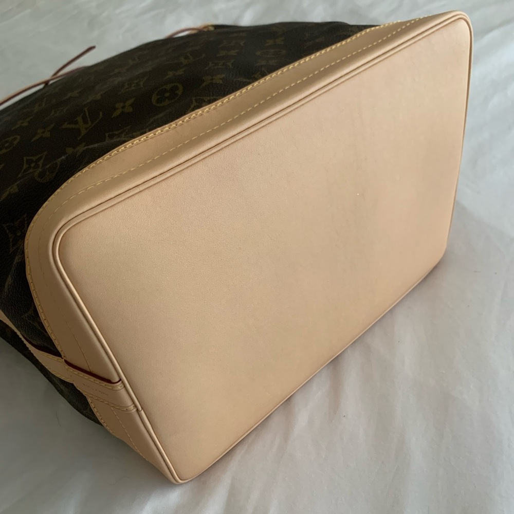 Louis Vuitton Monogram Noe Shoulder Bag - Picture 6 of 16
